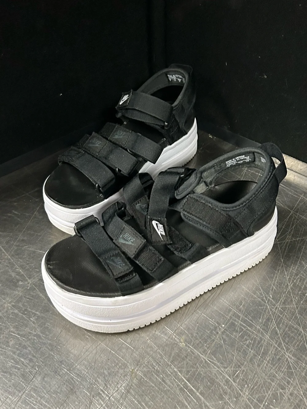 Nike Icon Classic Sandals Size 7 Women